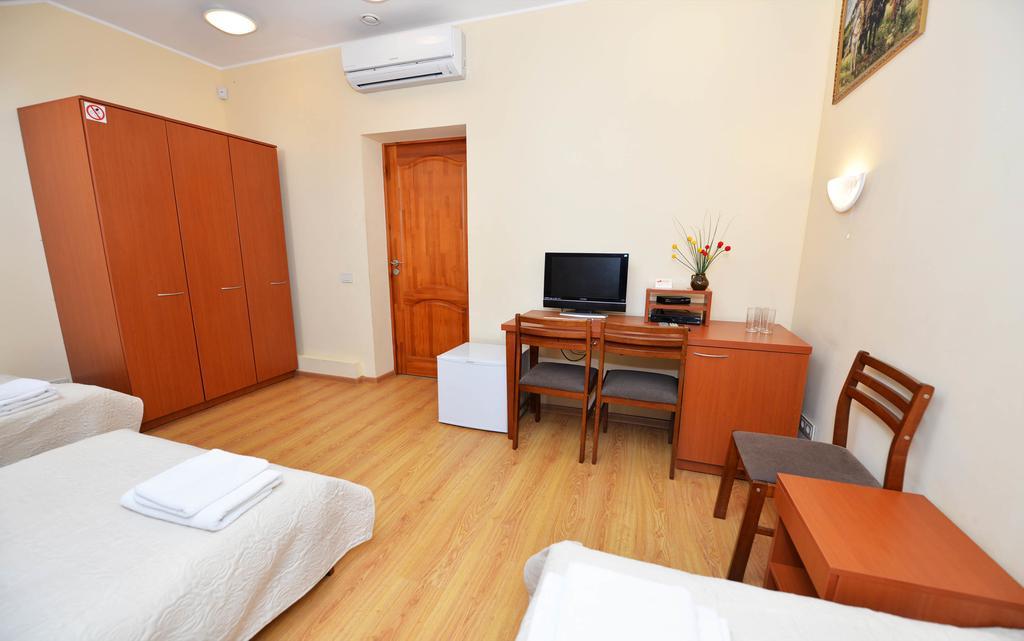 Klaipeda Inn Private Parking And Kitchen Phòng bức ảnh